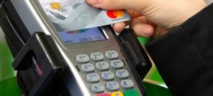 В Магнитогорске полицейские задержали мужчину, который потратил деньги с найденной банковской карты